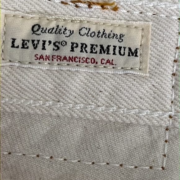 Levi's Wedgie Icon Fit Button Fly Raw Hem Jeans in Ecru - Size 26 - Picture 8 of 11